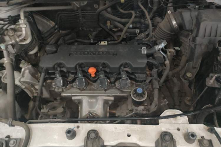Used Honda CR-V 2016 2.0L two-wheel drive Urban Edition Engine Bay