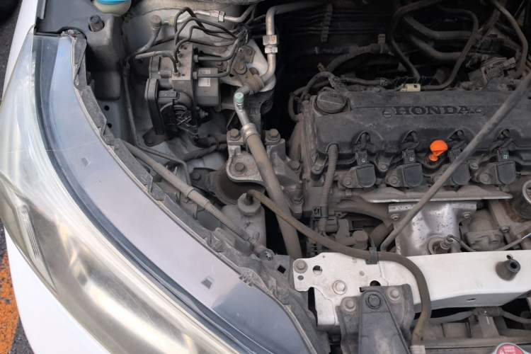 Used Honda CR-V 2016 2.0L two-wheel drive Urban Edition Engine Bay Right
