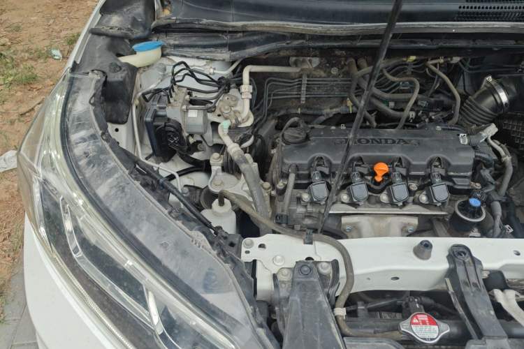 Used Honda CR-V 2016 2.0L two-wheel drive Urban Edition Engine Bay Right