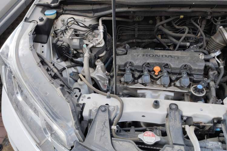 Used Honda CR-V 2016 2.0L two-wheel drive Urban Edition Engine Bay Right