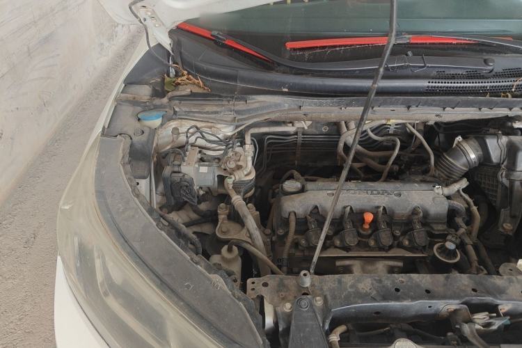 Used Honda CR-V 2016 2.0L two-wheel drive Urban Edition Engine Bay Right