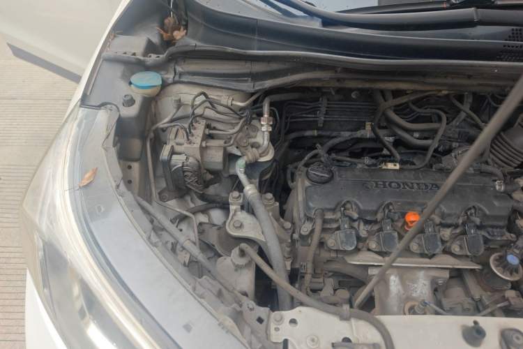Used Honda CR-V 2016 2.0L two-wheel drive Urban Edition Engine Bay Right