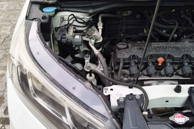 Used Honda CR-V 2016 2.0L two-wheel drive Urban Edition Engine Bay Right