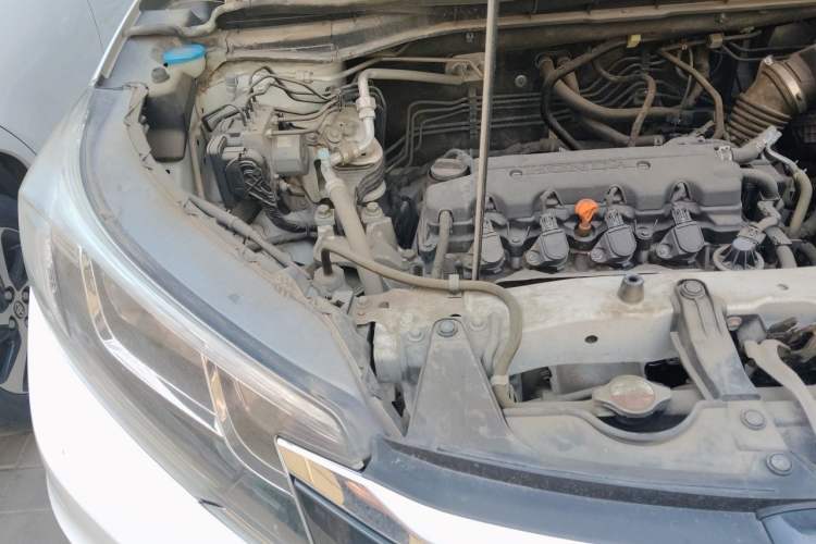 Used Honda CR-V 2016 2.0L two-wheel drive Urban Edition Engine Bay Right