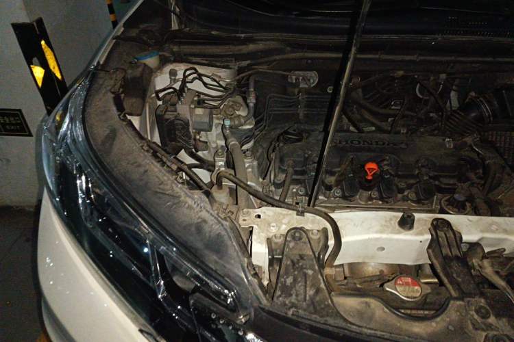 Used Honda CR-V 2016 2.0L two-wheel drive Urban Edition Engine Bay Right