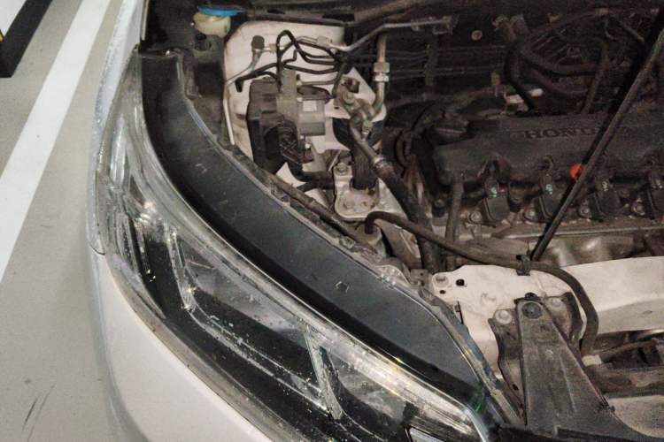 Used Honda CR-V 2016 2.0L two-wheel drive Urban Edition Engine Bay Right