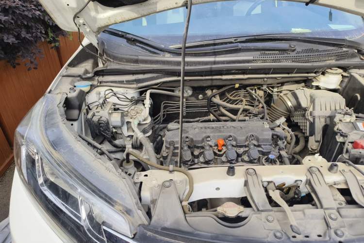 Used Honda CR-V 2016 2.0L two-wheel drive Urban Edition Engine Bay Right