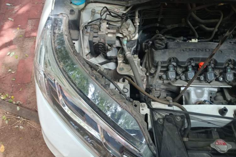 Used Honda CR-V 2016 2.0L two-wheel drive Urban Edition Engine Bay Right