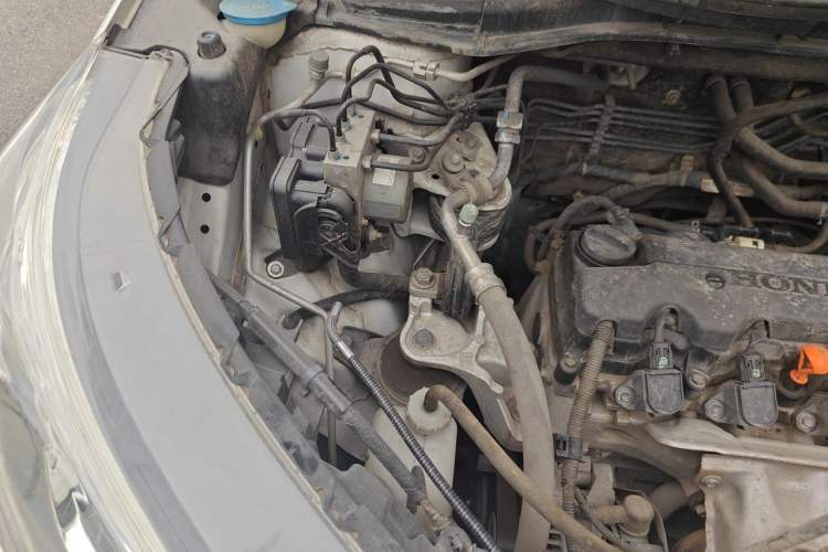 Used Honda CR-V 2016 2.0L two-wheel drive Urban Edition Engine Bay Right