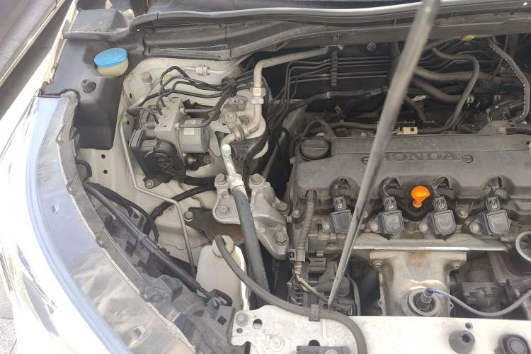 Used Honda CR-V 2016 2.0L two-wheel drive Urban Edition Engine Bay Right