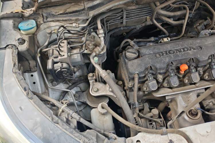 Used Honda CR-V 2016 2.0L two-wheel drive Urban Edition Engine Bay Right