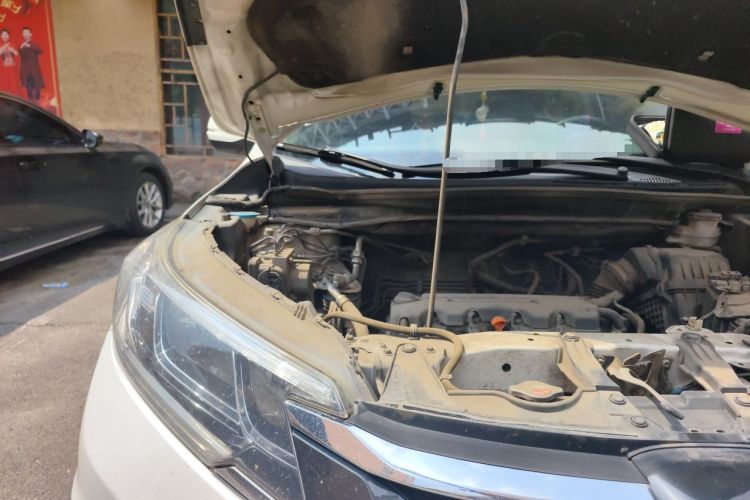 Used Honda CR-V 2016 2.0L two-wheel drive Urban Edition Engine Bay Right