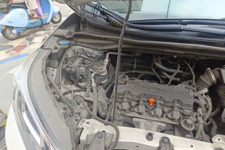 Used Honda CR-V 2016 2.0L two-wheel drive Urban Edition Engine Bay Right
