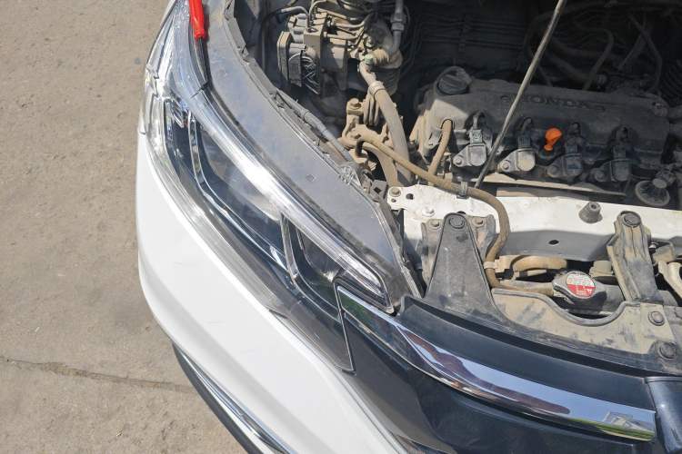 Used Honda CR-V 2016 2.0L two-wheel drive Urban Edition Engine Bay Right