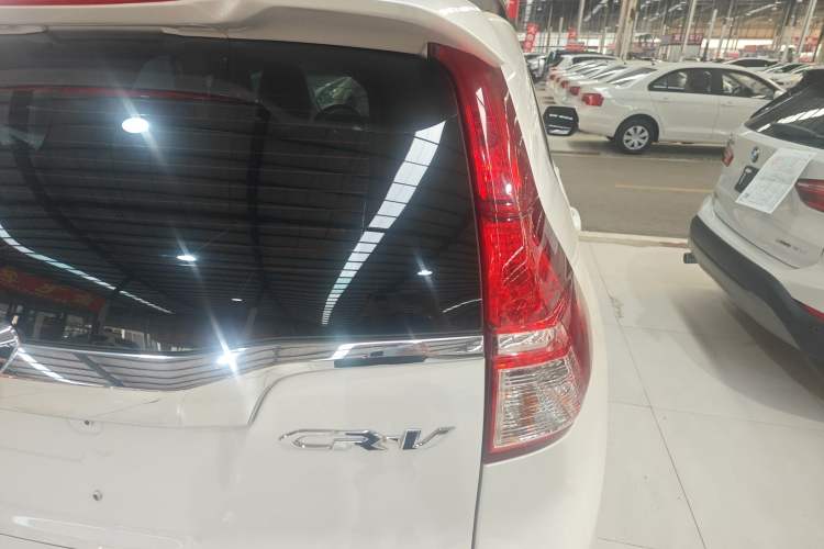 Used Honda CR-V 2016 2.0L two-wheel drive Urban Edition Exterior 3
