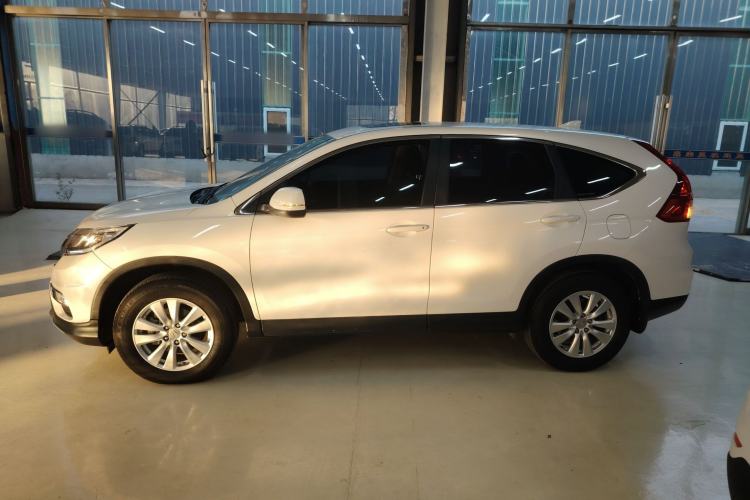 Used Honda CR-V 2016 2.0L two-wheel drive Urban Edition Exterior 3