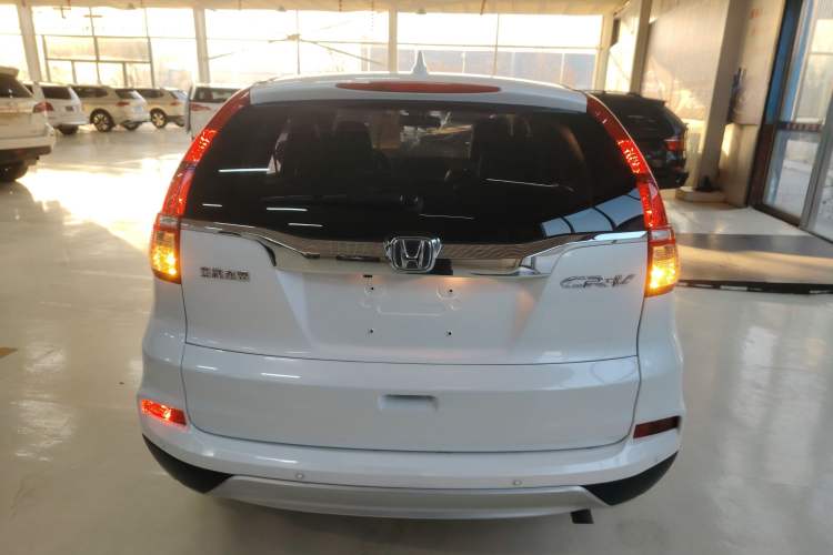 Used Honda CR-V 2016 2.0L two-wheel drive Urban Edition Exterior 4