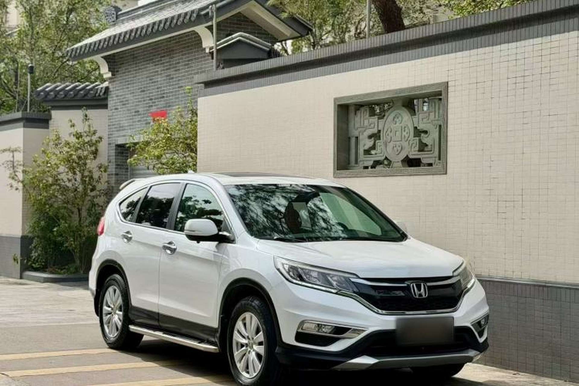 Used Honda CR-V 2016 2.0L two-wheel drive Urban Edition Exterior 6