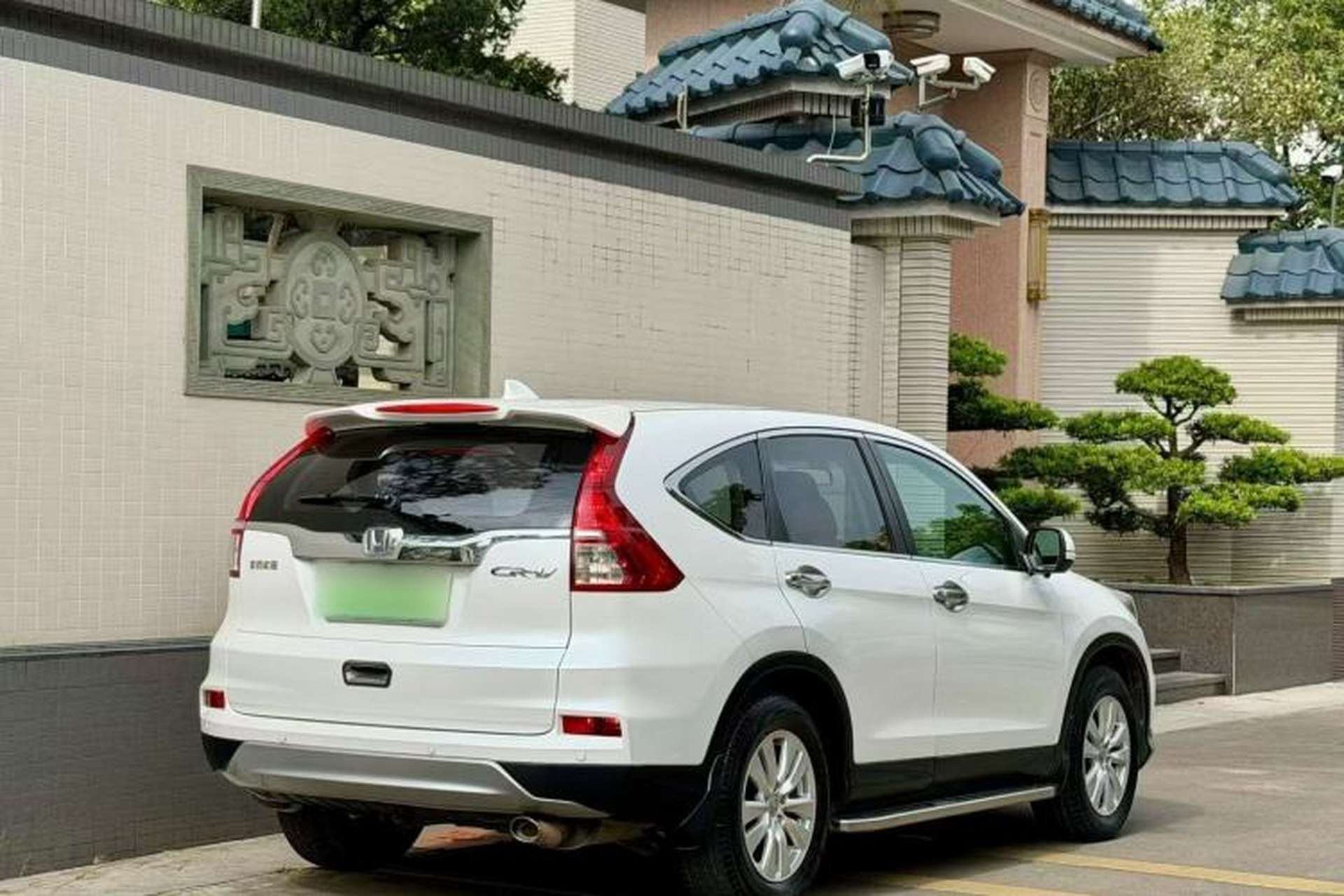 Used Honda CR-V 2016 2.0L two-wheel drive Urban Edition Exterior 8