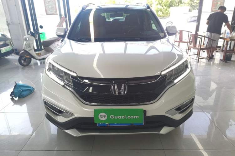 Used Honda CR-V 2016 2.0L two-wheel drive Urban Edition Front