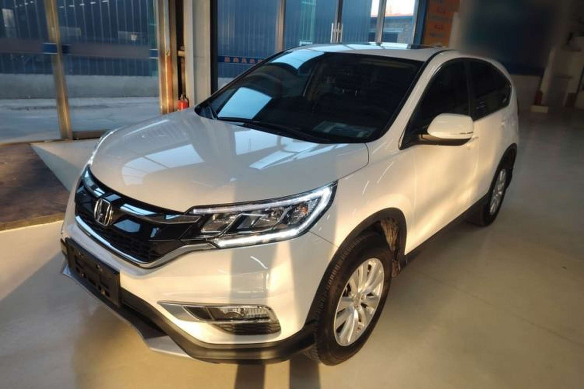 Used Honda CR-V 2016 2.0L two-wheel drive Urban Edition Front Left 45 Deg