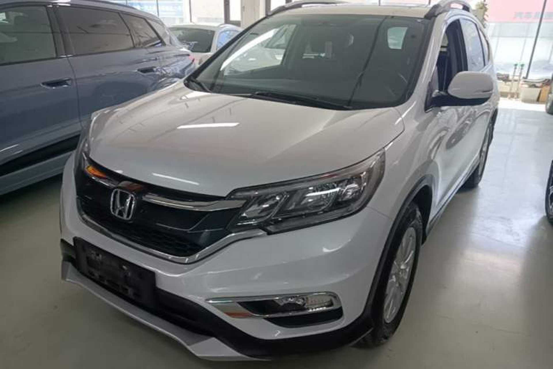 Used Honda CR-V 2016 2.0L two-wheel drive Urban Edition Front Left 45 Deg