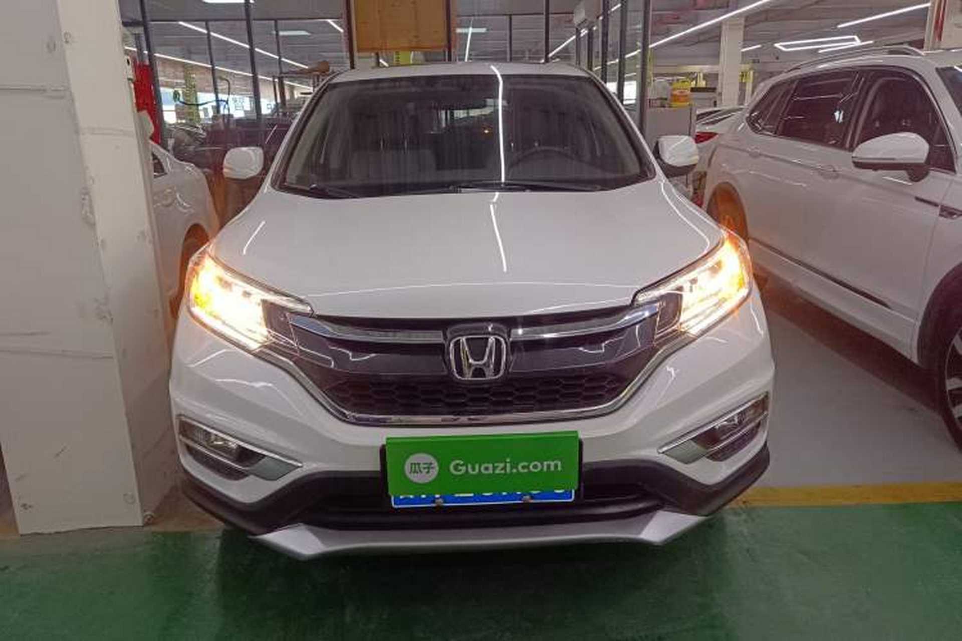 Used Honda CR-V 2016 2.0L two-wheel drive Urban Edition Front