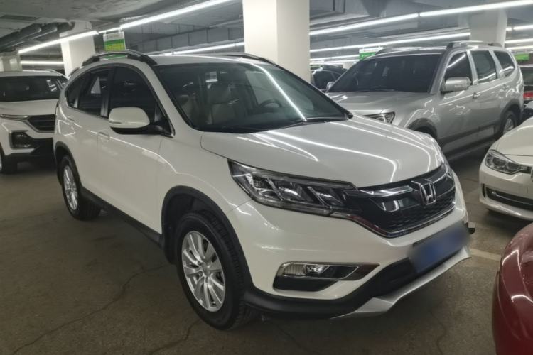 Used Honda CR-V 2016 2.0L Two-Wheel Drive Classic Edition Front Right 45 Deg
