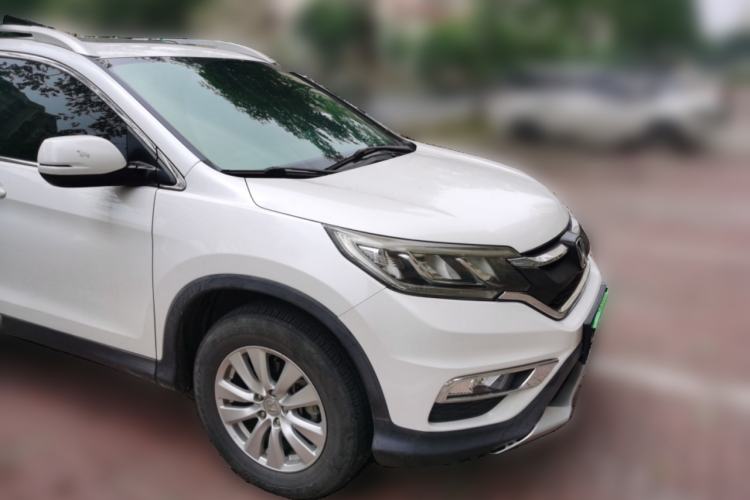 Used Honda CR-V 2016 2.0L two-wheel drive Urban Edition Front Right 45 Deg