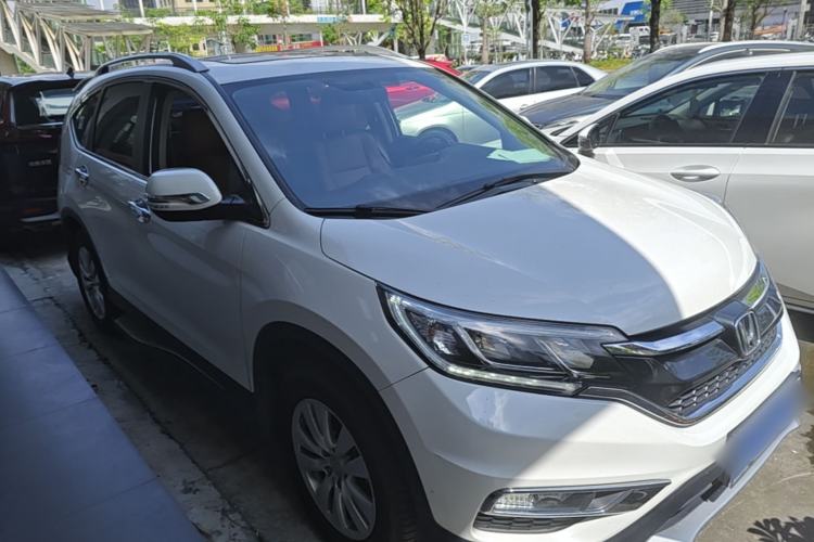 Used Honda CR-V 2016 2.0L two-wheel drive Urban Edition Front Right 45 Deg