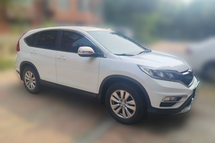 Used Honda CR-V 2016 2.0L Two-Wheel Drive Classic Edition Front Right 45 Deg