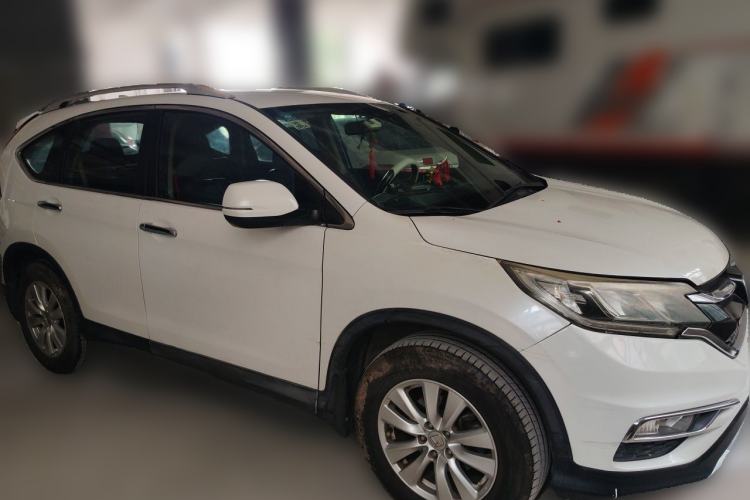 Used Honda CR-V 2016 2.0L Two-Wheel Drive Classic Edition Front Right 45 Deg