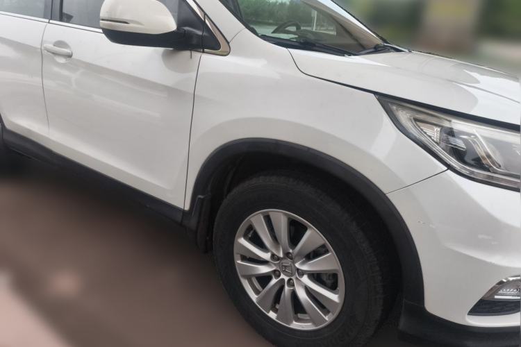 Used Honda CR-V 2016 2.0L Two-Wheel Drive Classic Edition Front Right 45 Deg