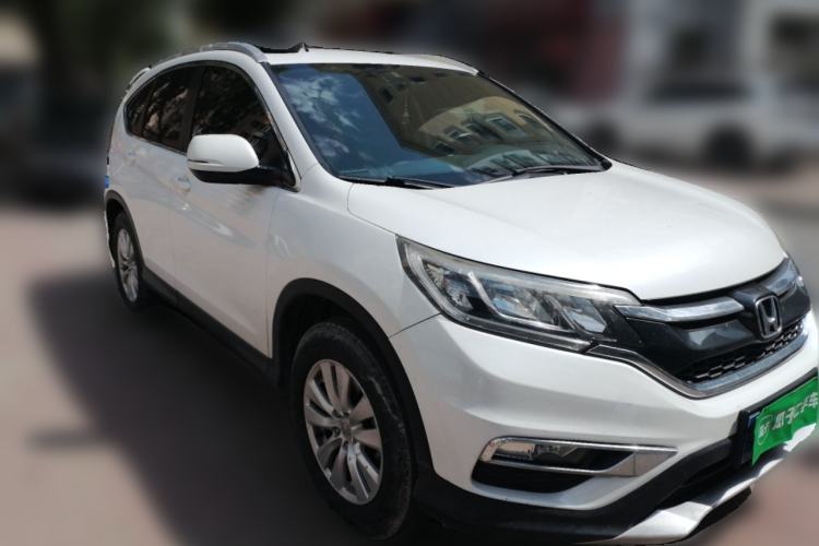 Used Honda CR-V 2016 2.0L Two-Wheel Drive Classic Edition Front Right 45 Deg