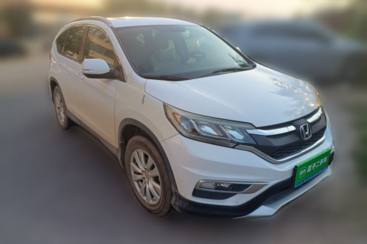 Used Honda CR-V 2016 2.0L Two-Wheel Drive Classic Edition Front Right 45 Deg