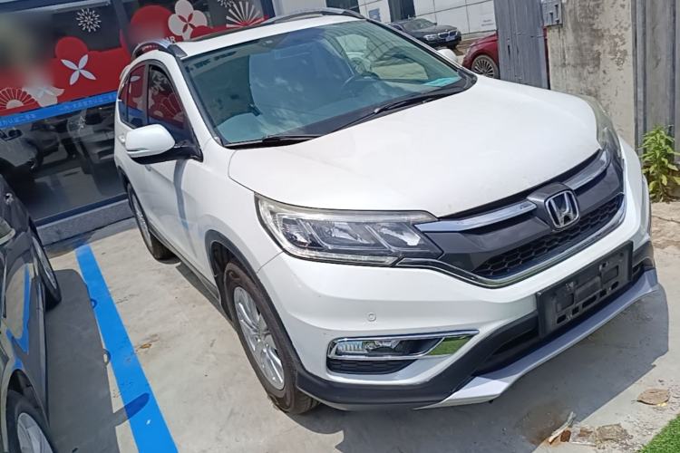 Used Honda CR-V 2016 2.0L two-wheel drive Urban Edition Front Right 45 Deg