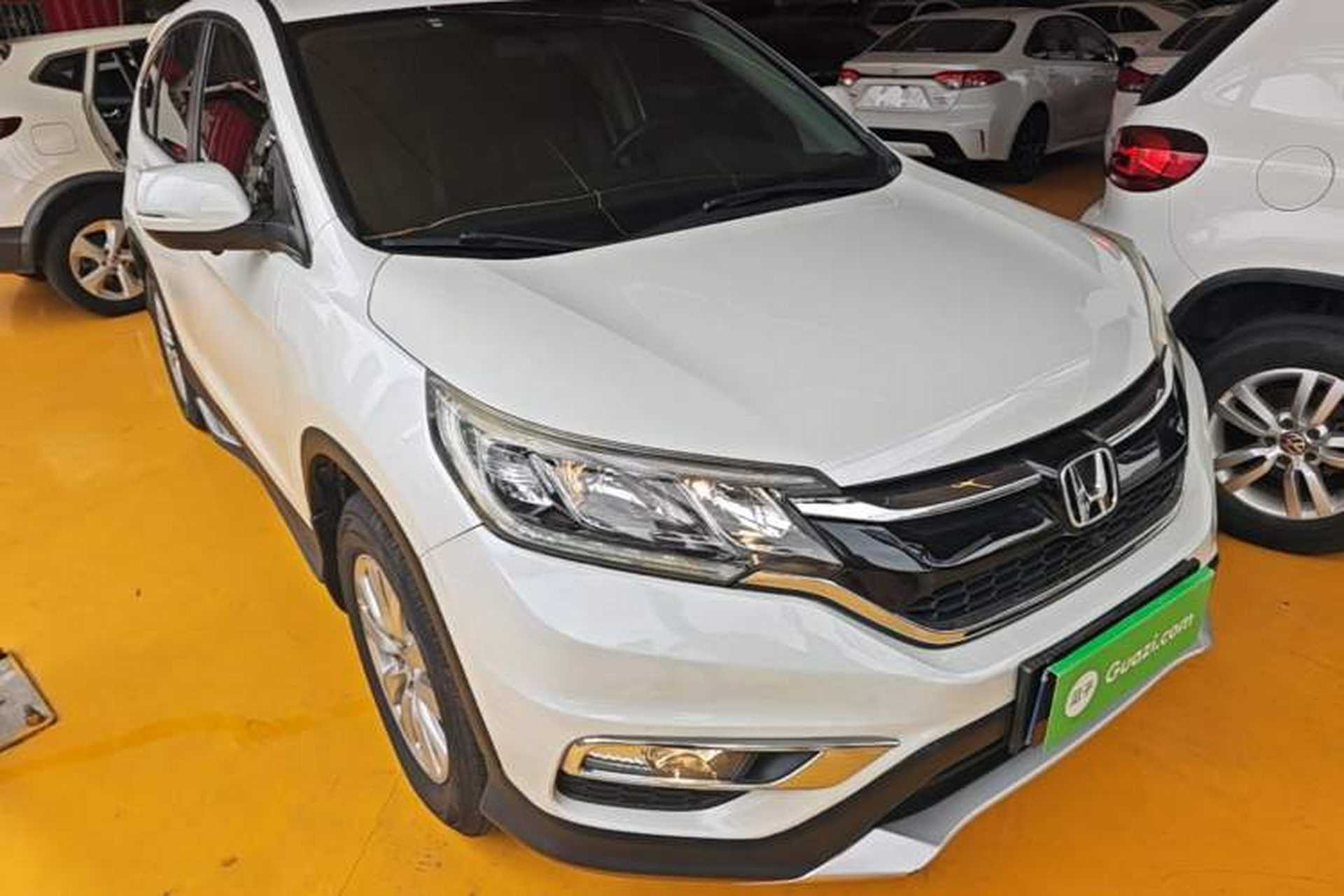 Used Honda CR-V 2016 2.0L two-wheel drive Urban Edition Front Right 45 Deg