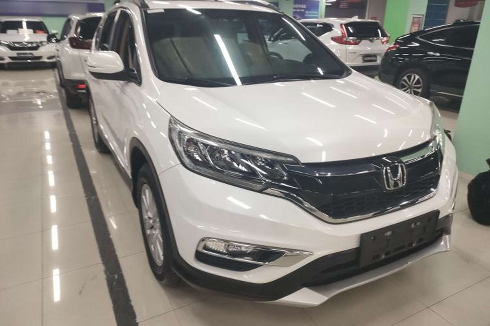Used Honda CR-V 2016 2.0L two-wheel drive Urban Edition Front Right 45 Deg