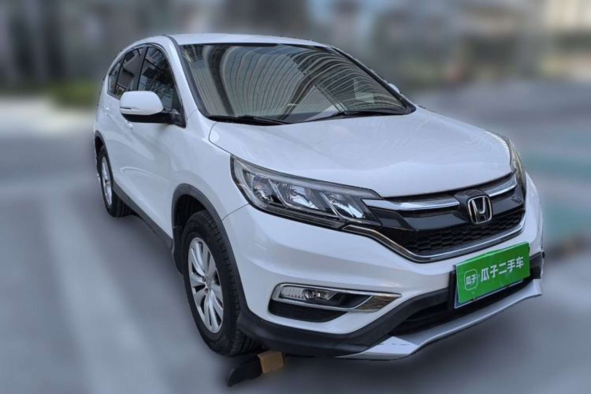 Used Honda CR-V 2016 2.0L Two-Wheel Drive Classic Edition Front Right 45 Deg