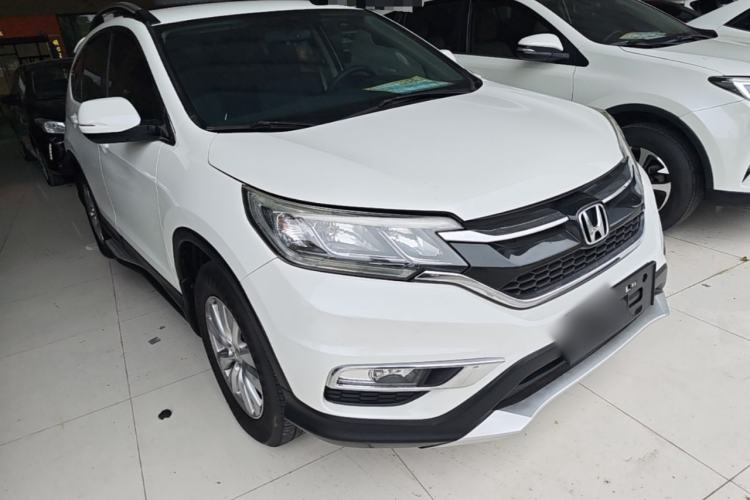 Used Honda CR-V 2016 2.0L Two-Wheel Drive Classic Edition Front Right 45 Deg