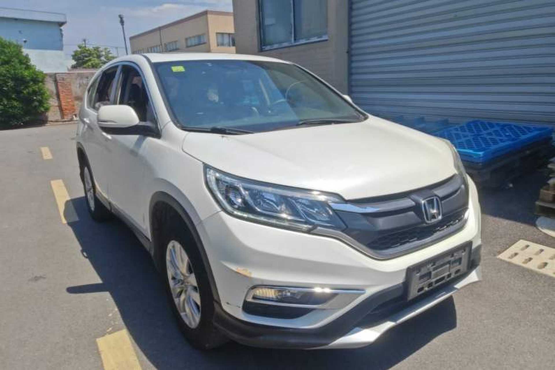 Used Honda CR-V 2016 2.0L two-wheel drive Urban Edition Front Right 45 Deg