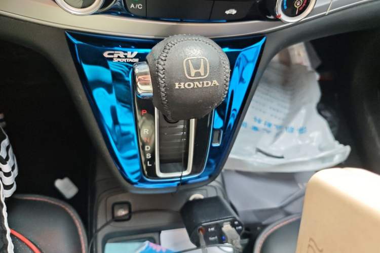 Used Honda CR-V 2016 2.0L two-wheel drive Urban Edition Gear Lever