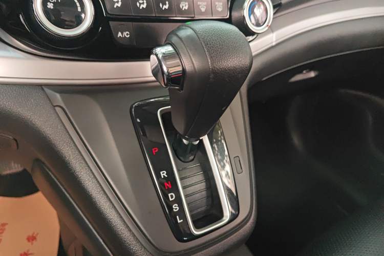 Used Honda CR-V 2016 2.0L Two-Wheel Drive Classic Edition Gear Lever