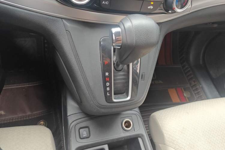 Used Honda CR-V 2016 2.0L two-wheel drive Urban Edition Gear Lever