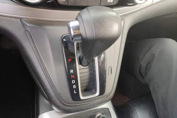 Used Honda CR-V 2016 2.0L two-wheel drive Urban Edition Gear Lever