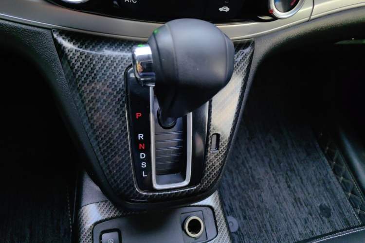 Used Honda CR-V 2016 2.0L two-wheel drive Urban Edition Gear Lever