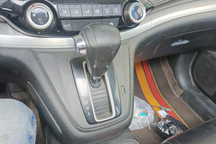 Used Honda CR-V 2016 2.0L two-wheel drive Urban Edition Gear Lever