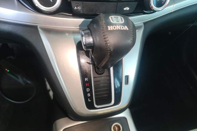 Used Honda CR-V 2016 2.0L two-wheel drive Urban Edition Gear Lever