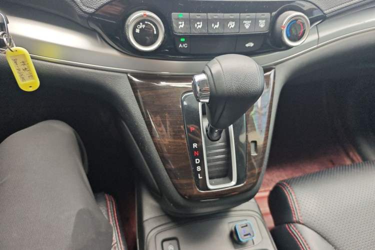 Used Honda CR-V 2016 2.0L Two-Wheel Drive Classic Edition Gear Lever