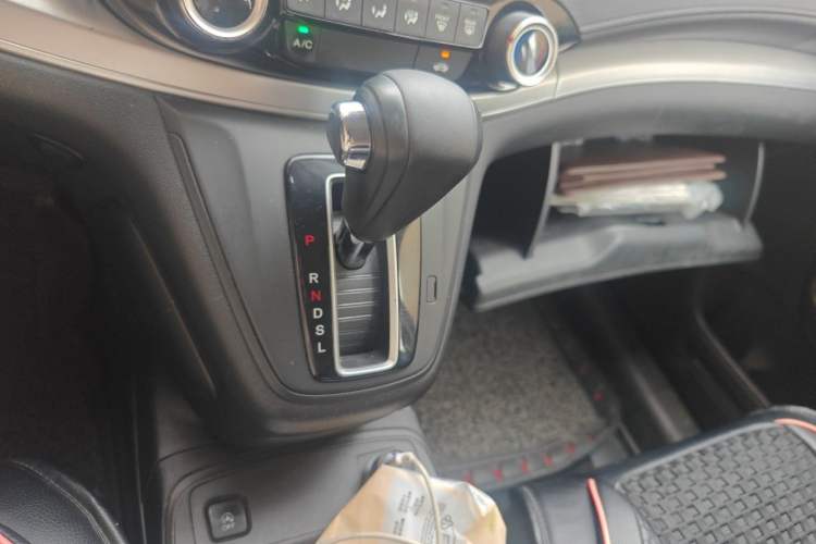 Used Honda CR-V 2016 2.0L two-wheel drive Urban Edition Gear Lever